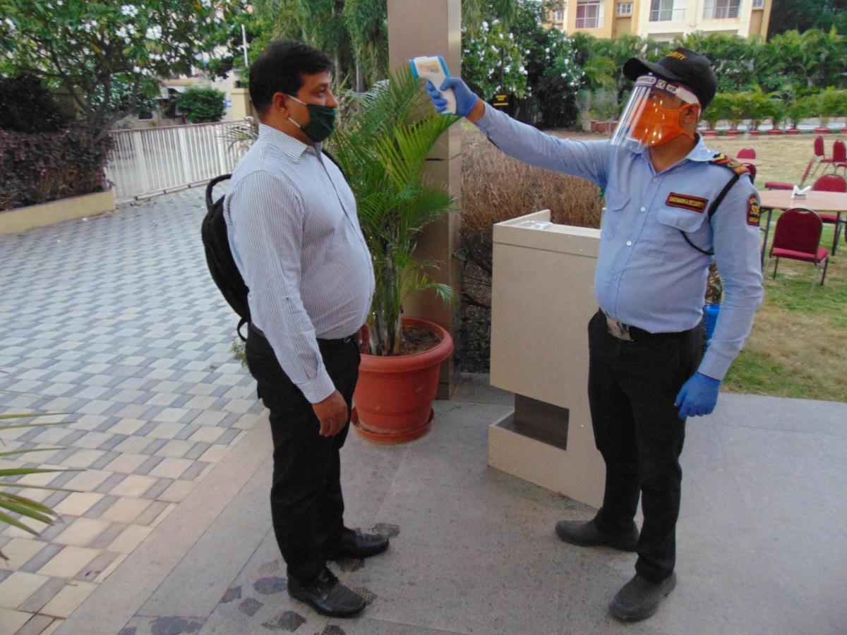 Temple Tree Hotel Shirdi Bagian luar foto