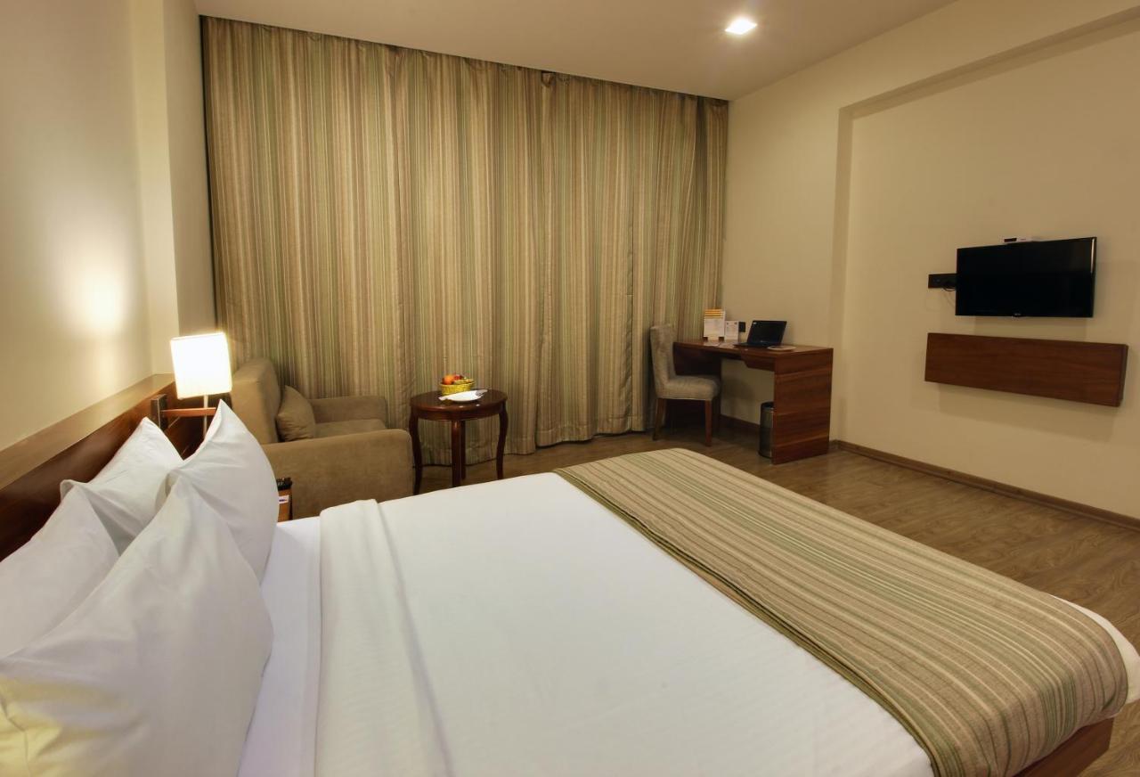 Temple Tree Hotel Shirdi Bagian luar foto