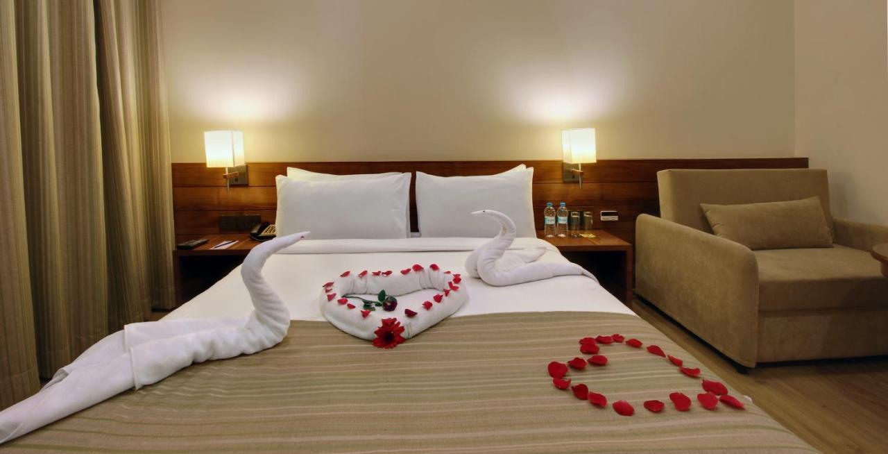Temple Tree Hotel Shirdi Bagian luar foto