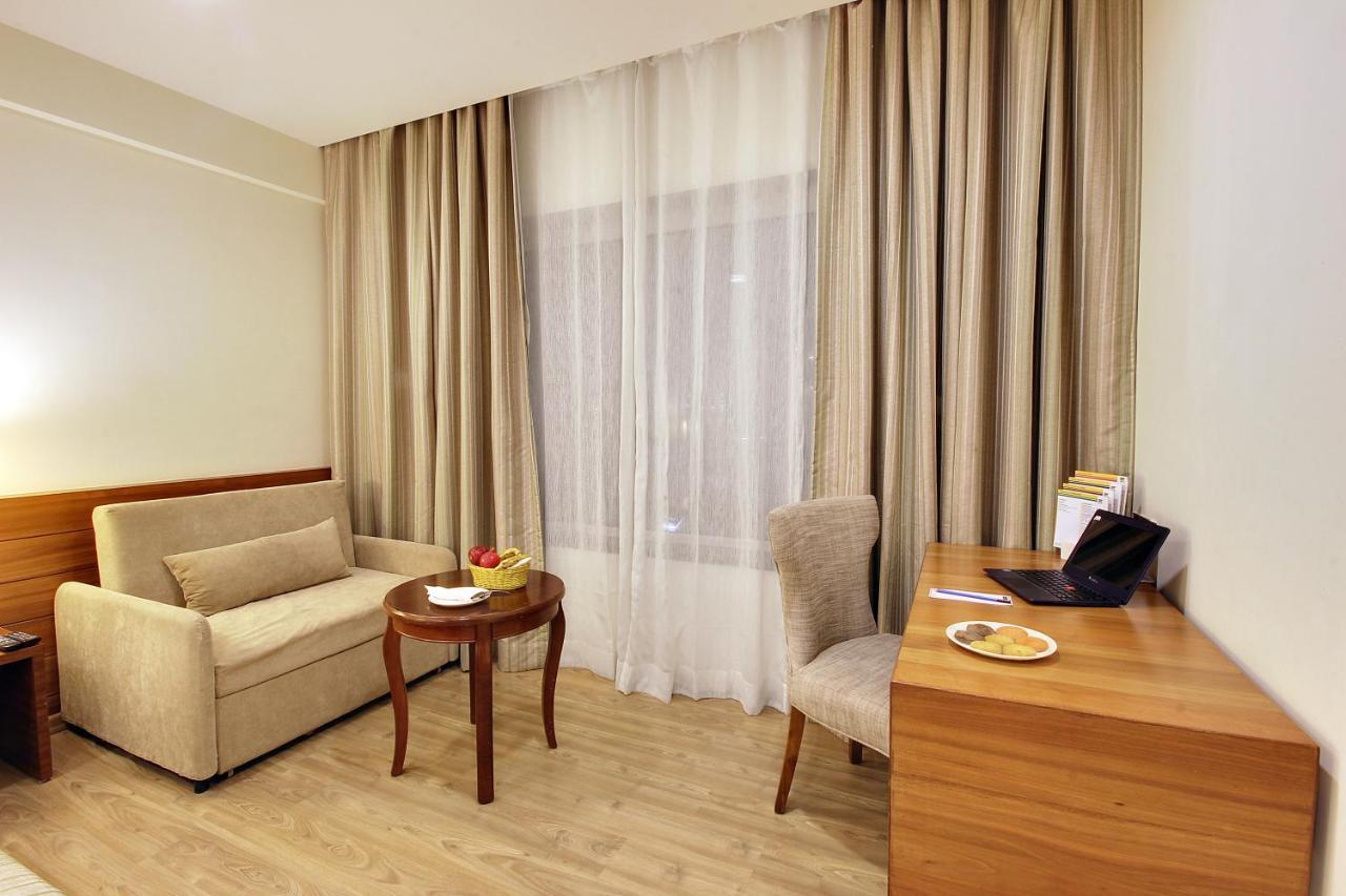 Temple Tree Hotel Shirdi Bagian luar foto