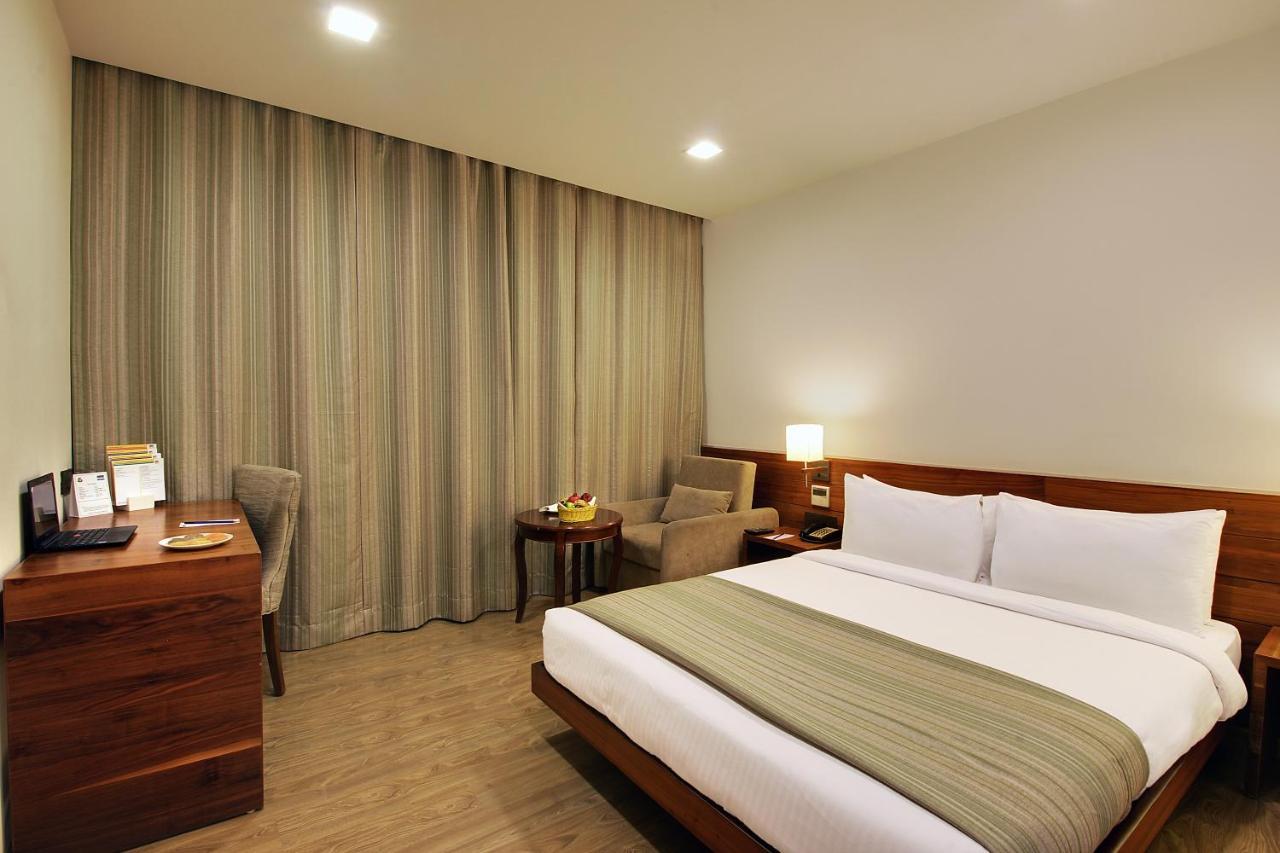 Temple Tree Hotel Shirdi Bagian luar foto