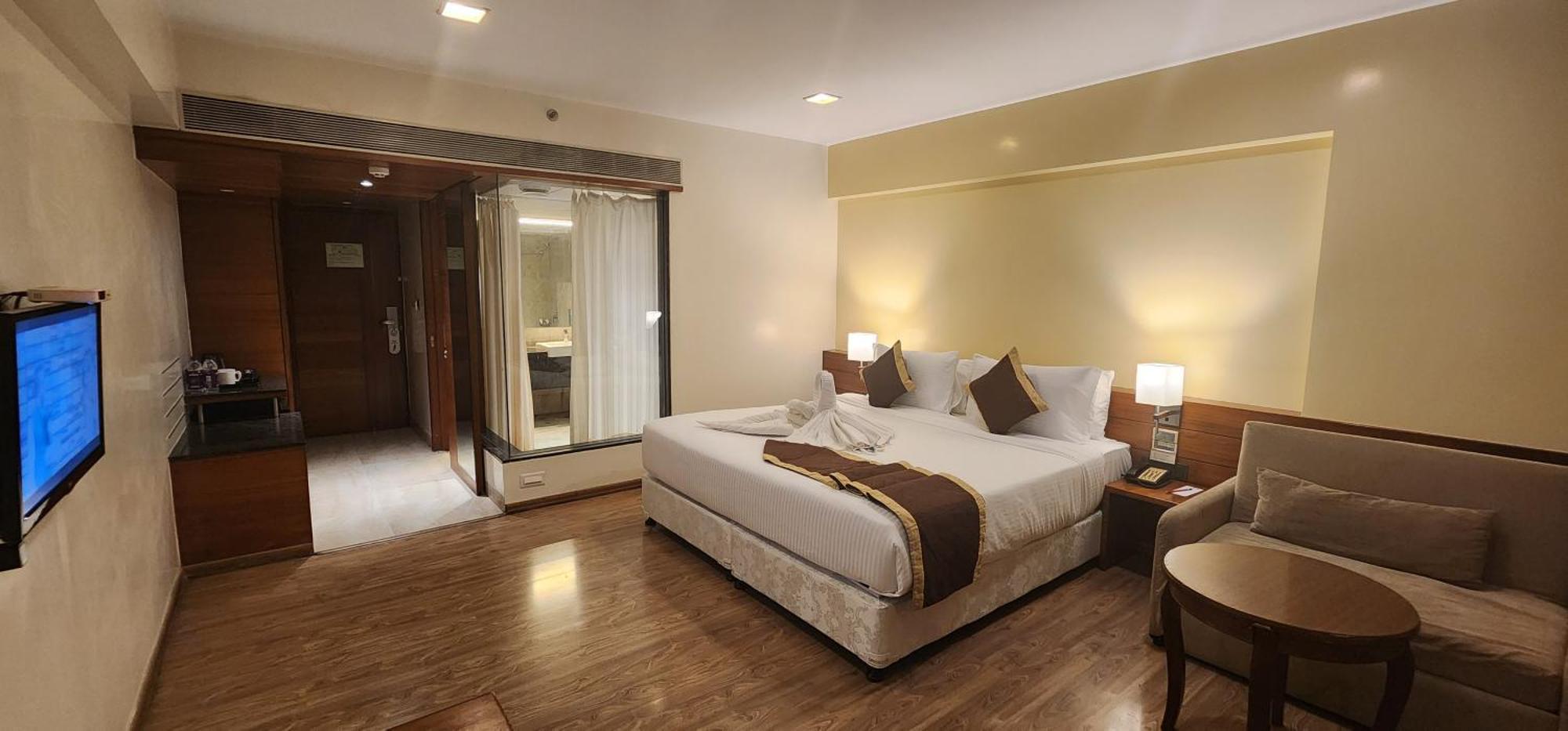 Temple Tree Hotel Shirdi Bagian luar foto