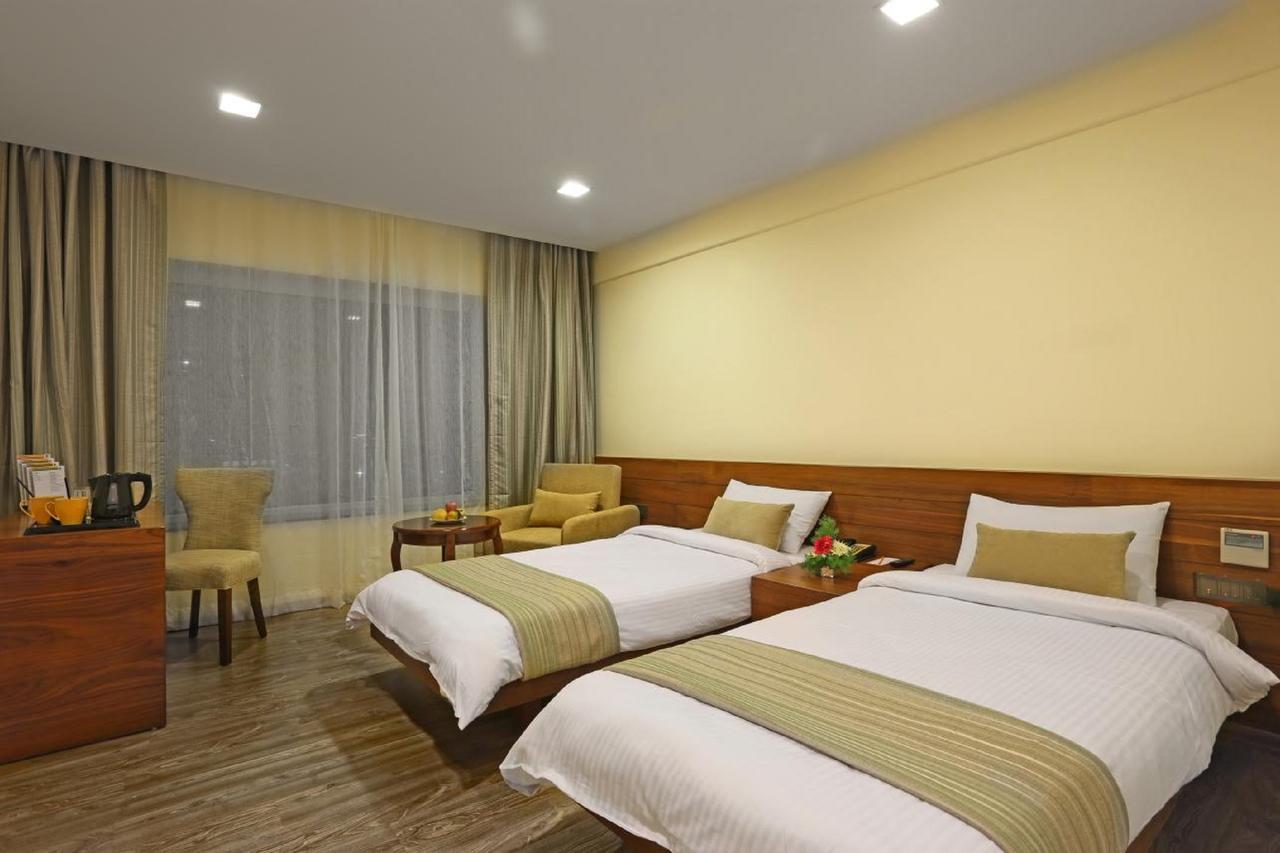 Temple Tree Hotel Shirdi Bagian luar foto